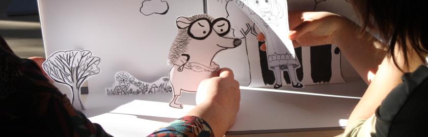 théâtre en papier avec personnages