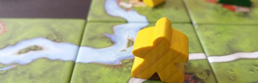pion et tuiles de jeu de société
